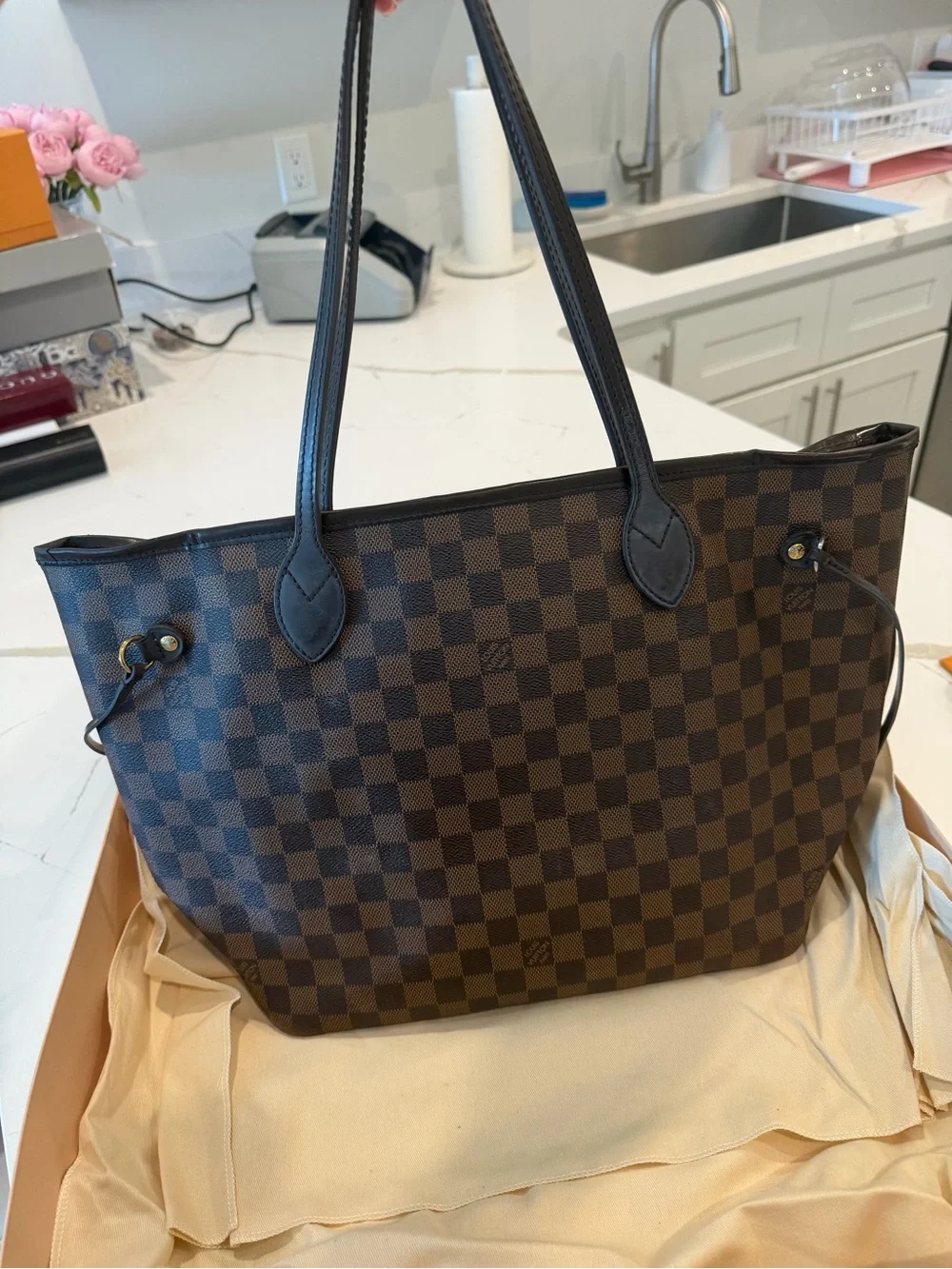 Louis Vuitton Neverfull Tote Bag (wristlet included)  - Women's Shoulder Handbag